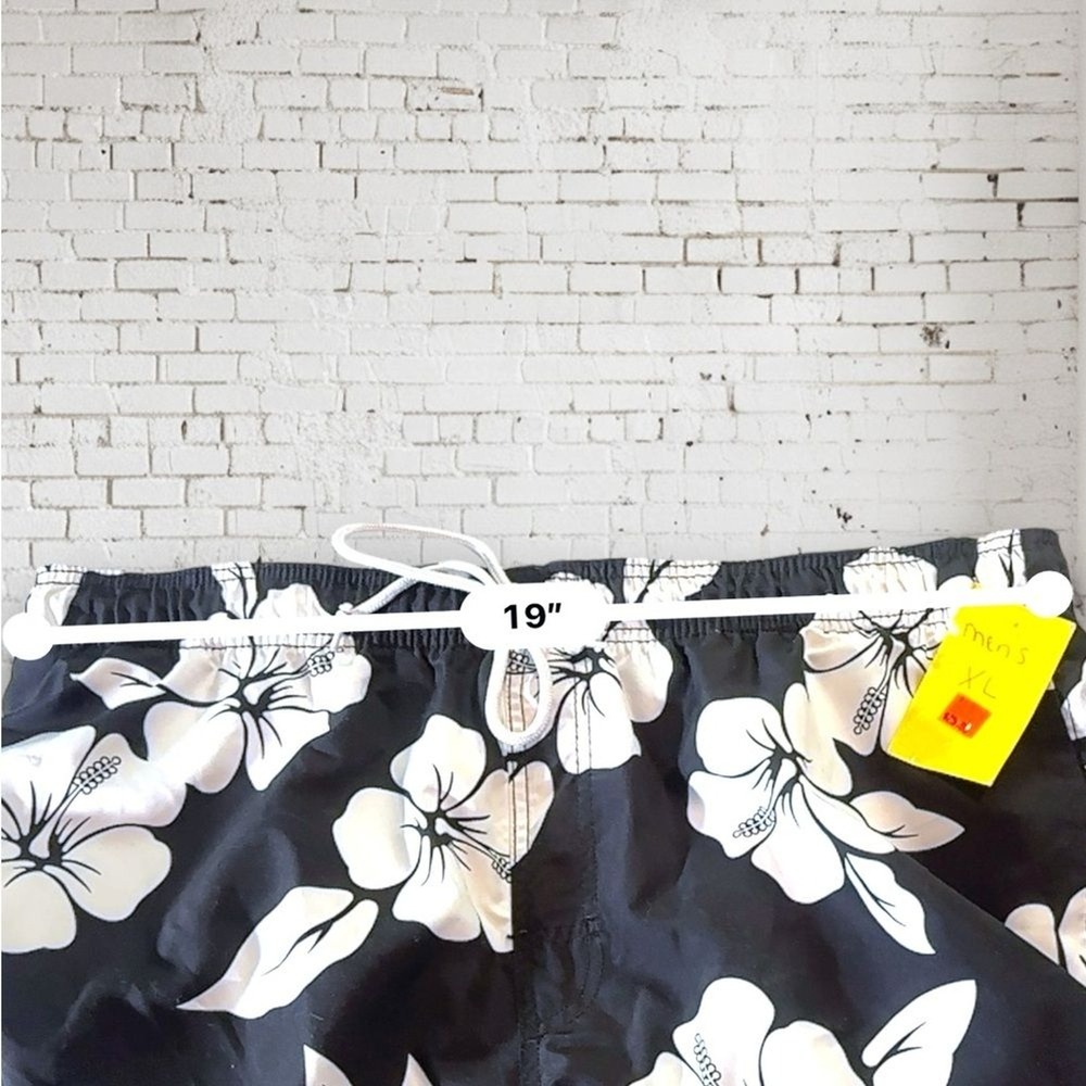 Islander swim trunks w/cargo pocket. XL 8" inseam elastic waist. Hawaiian new - Picture 7 of 7